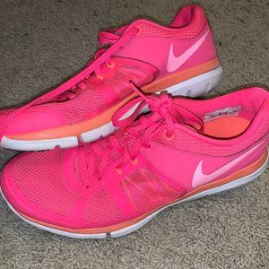 Nike tennis shoes